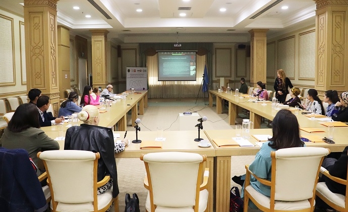 В Туркменистане обсудили роль СМИ в борьбе с гендерным неравенством