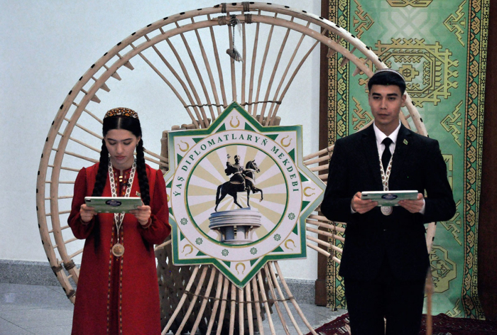 В Туркменистане состоялся второй тур конкурса «Юные вестники мира»