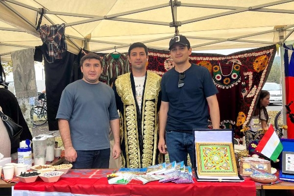 Жители Хиросимы смогли познакомиться с таджикской культурой