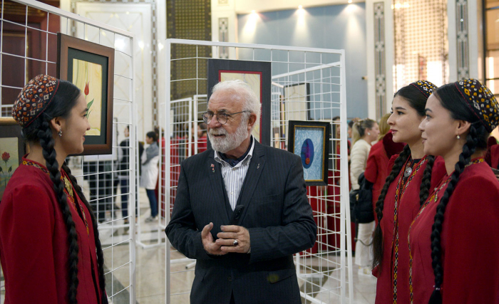 В Ашхабаде состоялась выставка турецкой живописи