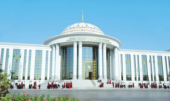 В Туркменистане открылся прием заявок на конкурс в честь Дня нейтралитета