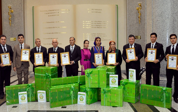 В Ашхабаде чествовали победителей литературного конкурса о любви к родной природе