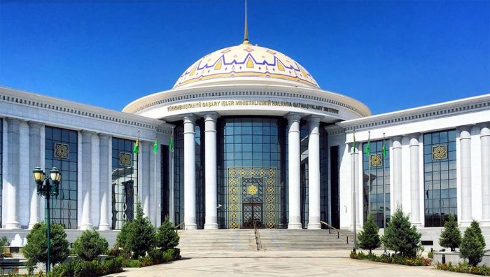 В ИМО МИД Туркменистана состоялась встреча с экспертом-экономистом