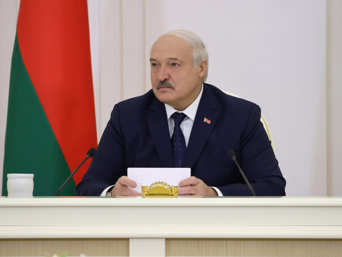 Лукашенко назвал вопрос контроля ценообразования нравственным