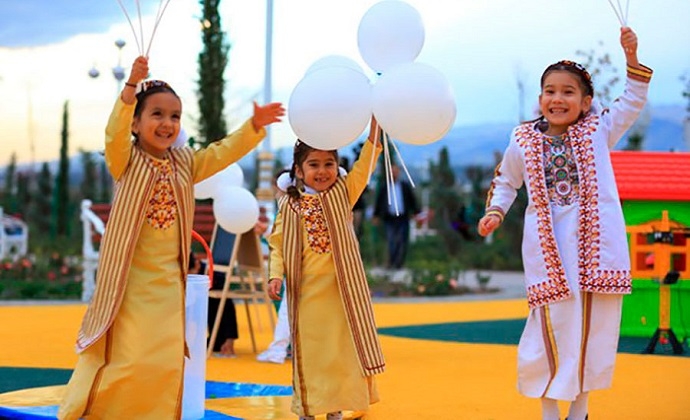 Представитель ЮНИСЕФ поздравил детей Туркменистана с Новым годом