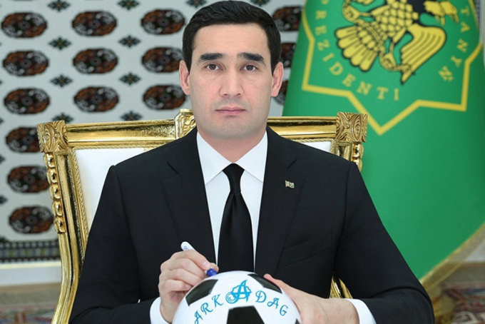 Президент Туркменистана поздравил ФК «Аркадаг» с победой на чемпионате и кубке страны