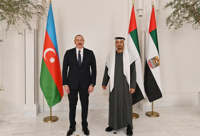 Президенты Азербайджана и ОАЭ переговорили по телефону