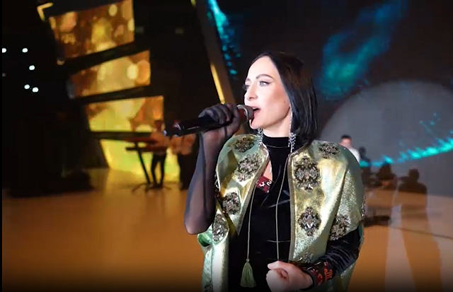Звезды поп-эстрады Нюша и Ольга Шультайс дали концерт в Ашхабаде