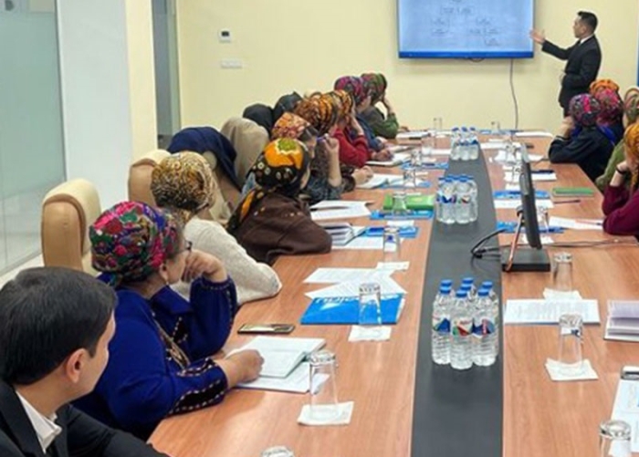 Туркменистан и ЮНИСЕФ совместно провели тренинги по цифровизации образования