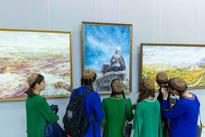 В Ашхабаде стартовала выставка художников Балканской области