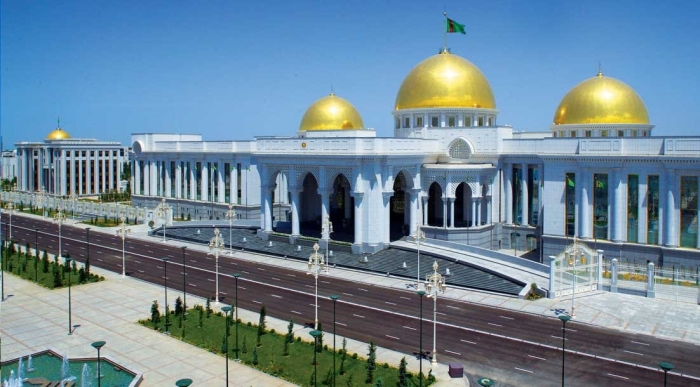 Президент Туркменистана принял верительные грамоты нового посла Турции