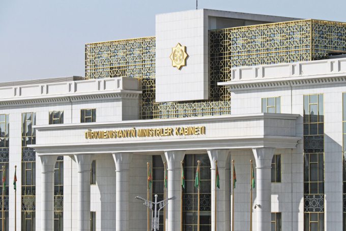 Вице-премьер Туркменистана Атдаев выступил с отчетом о развитии торгового сектора страны