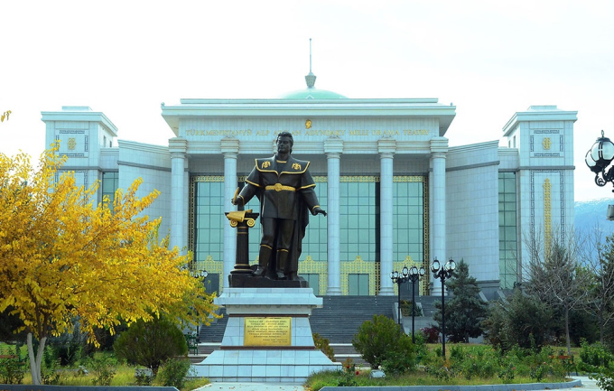 В столице Туркменистана и Аркадаге стартовал праздничный театральный марафон