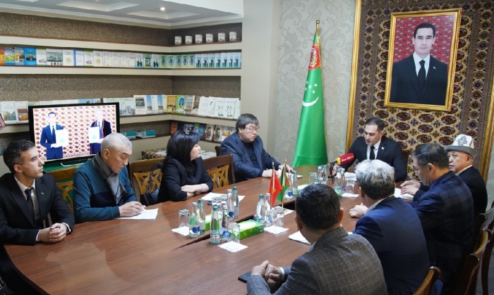 Глава дипмиссии Туркменистана в Бишкеке провел брифинг