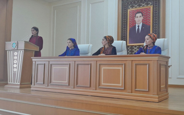 В городе Аркадаг Туркменистана состоялась творческая встреча в честь 300-летия Махтумкули