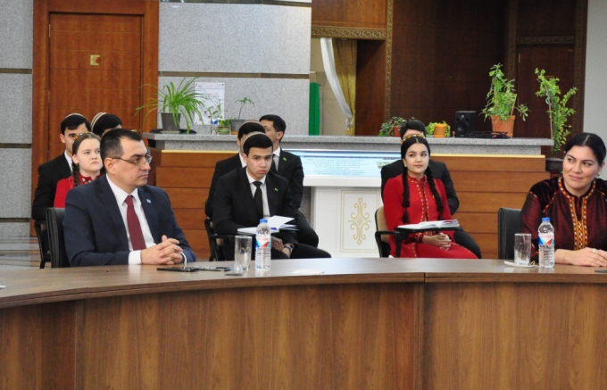 В ИМО МИД Туркменистана состоялось обсуждение молодежных климатических инициатив