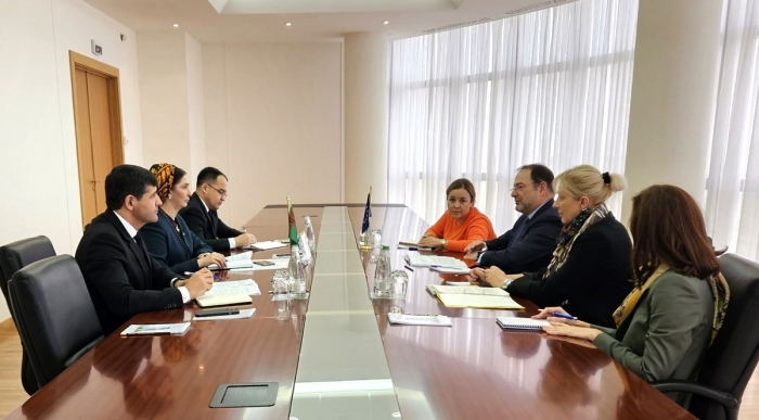 Туркменистан обсудили с Евросоюзом проекты в сферах образования и транспорта