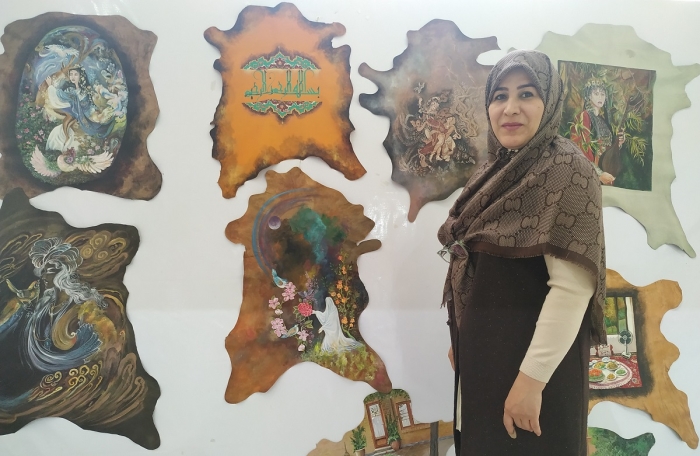 Художница из ИРИ впервые представила работы в Туркменистане