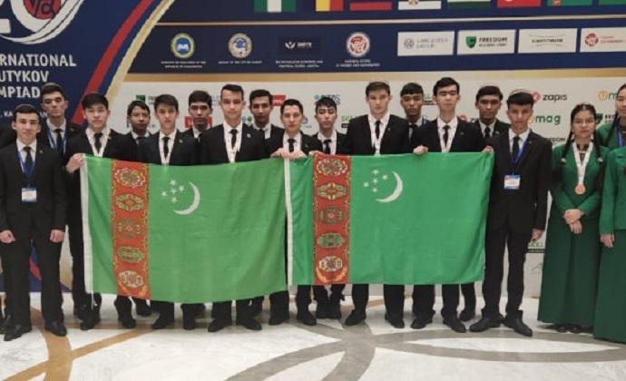 Школьники из Туркменистана завоевали восемь медалей на международной олимпиаде в Казахстане