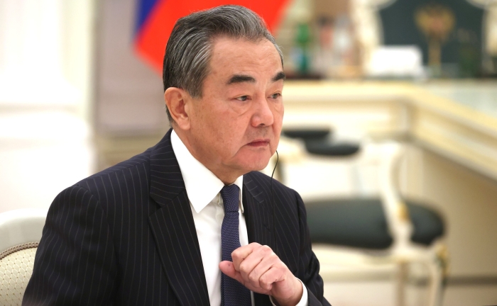 Глава МИД Китая призвал усилить стратегическую координацию с Россией