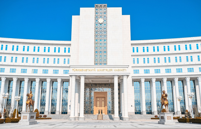 Вице-премьер Туркменистана Аннамаммедов доложил об успехах промышленного комплекса страны