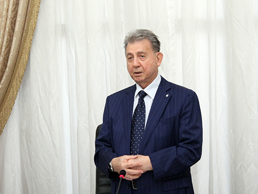 Академик Акиф Ализаде награжден почетным дипломом президента Азербайджана