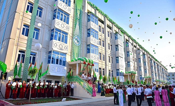 В Туркменистане в 2024 году введут в эксплуатацию 49 объектов социально-экономического назначения