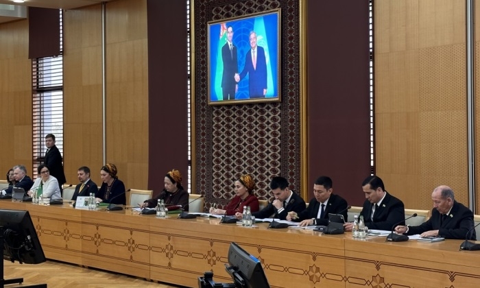 В МИД Туркменистана состоялся круглый стол