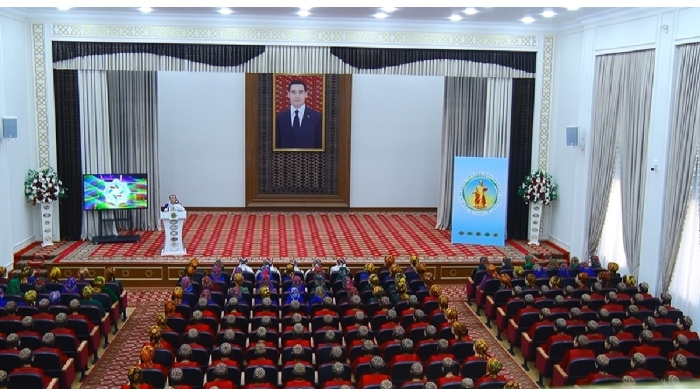 В языковом вузе Туркменистана состоялось заседание Союза женщин