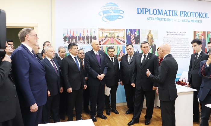 Будущие дипломаты Туркменистана постигнут тонкости «международной вежливости»