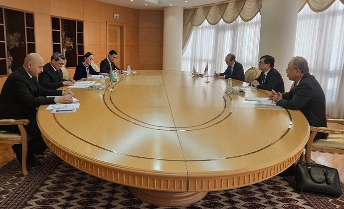 Глава МИД Туркменистана провёл переговоры со спецпредставителем МИД Японии