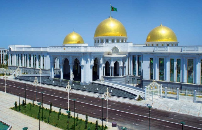 Глава Туркменистана поздравил президента и премьера Пакистана с национальным праздником
