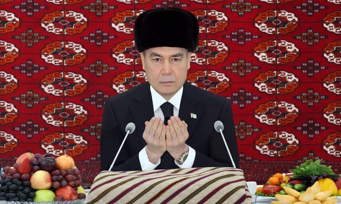 Герой-Аркадаг Туркменистана принял участие в открытии новой мечети в Анау