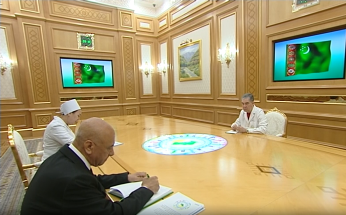 Герой-Аркадаг Туркменистана провел рабочее совещание Благотворительного фонда
