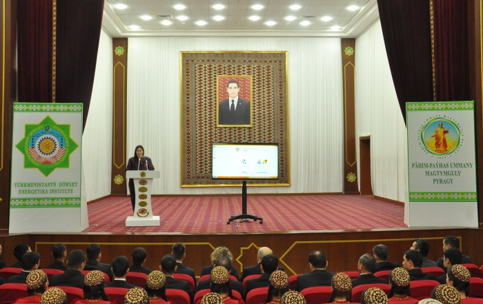 Туркменистан продолжит курс на внедрение энергоэффективных технологий