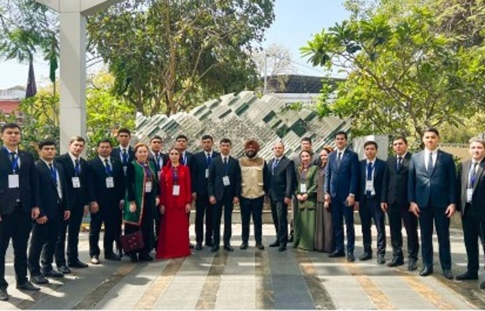 Молодежная делегация Туркменистана посетила Индию