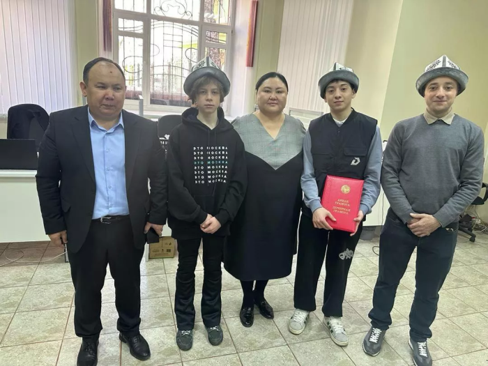 Трех граждан Киргизии наградили за спасение людей в «Крокус Сити Холле»