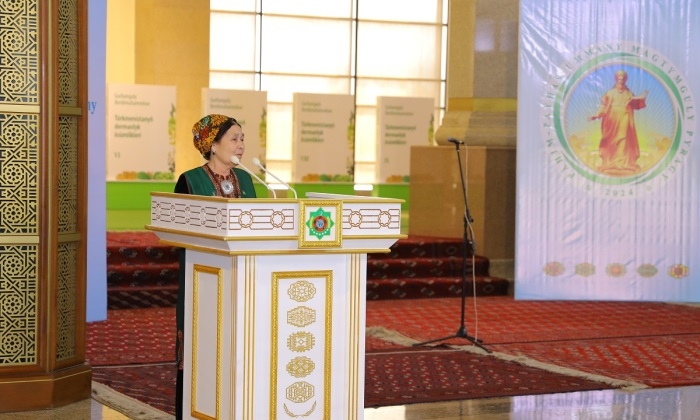 Деятель культуры Туркменистана подчеркнула роль книг в изучении наследия Махтумкули