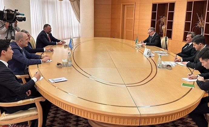 В МИД Туркменистана состоялась встреча с генсеком ЮНВТО