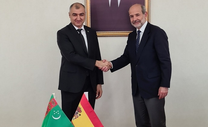 В МИД Туркменистана состоялась встреча с послом Испании