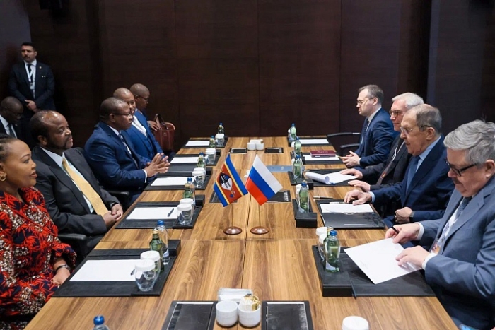 Глава МИД России и король Эсватини обсудили отношения стран