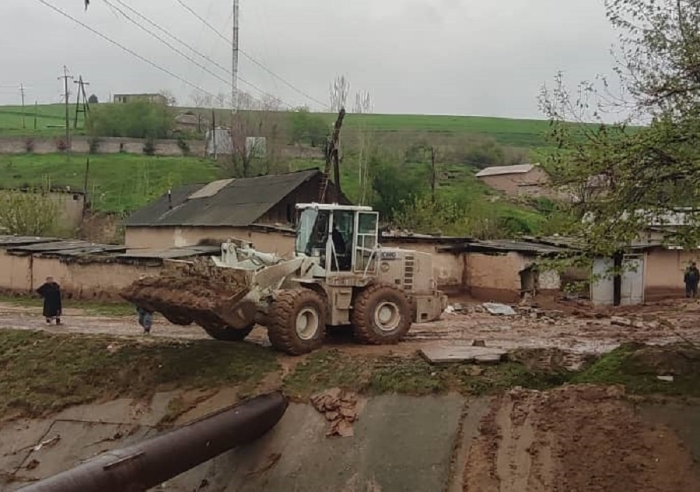 Сильные наводнения и сели обрушились на Таджикистан
