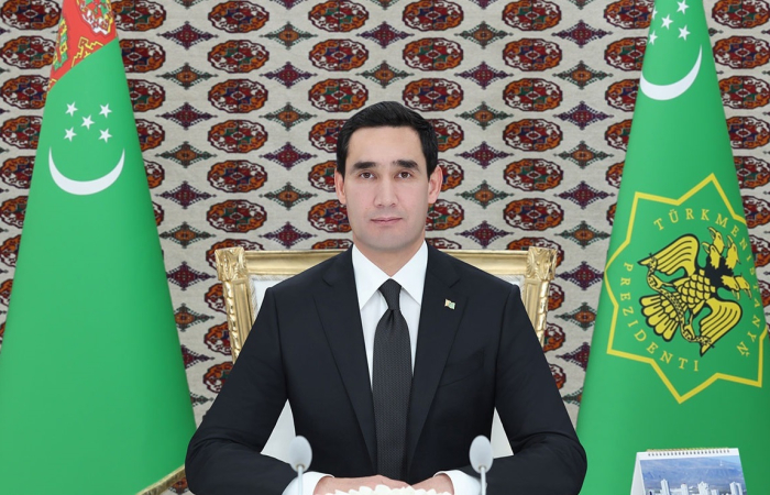 Президент Туркменистана ознакомился с отчетом о работе предприятий «Туркменхимии»