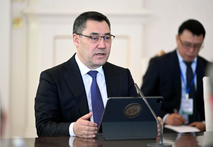 Президент Киргизии объявил выговор генпрокурору и министру природы