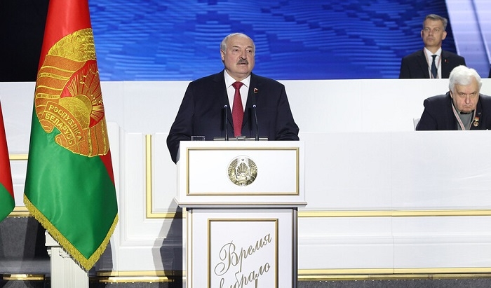 Лукашенко указал на глобальные провалы в политике Британии и США