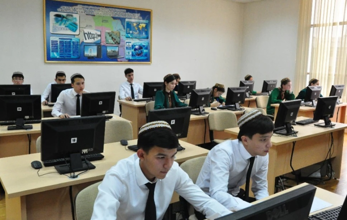 В Туркменистане определились победители предметных онлайн-олимпиад среди старшеклассников