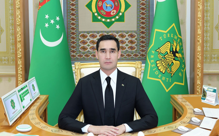 Глава Туркменистана ознакомился с планом мероприятий в честь «Последнего звонка»