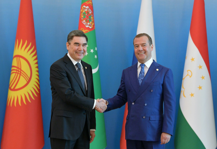 Владимир Путин и Дмитрий Медведев поздравили лидера Туркменистана с 25-летием независимости