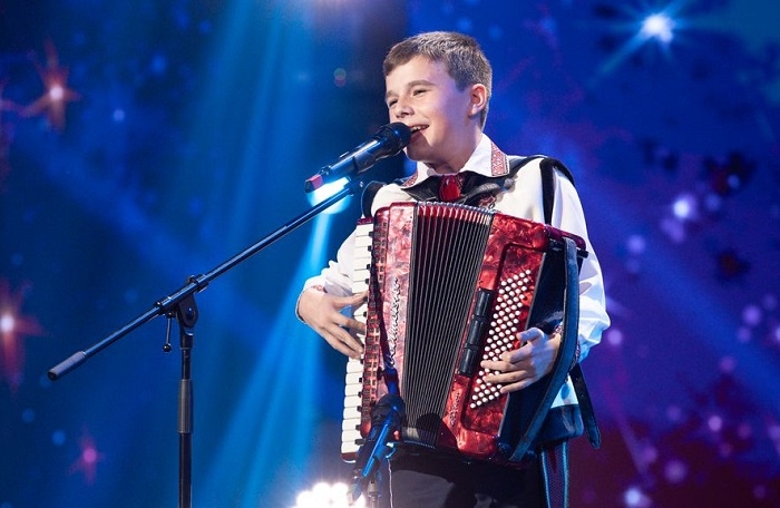В Румынии жюри и зрителей на конкурсе талантов покорил 14-летний участник из Молдавии