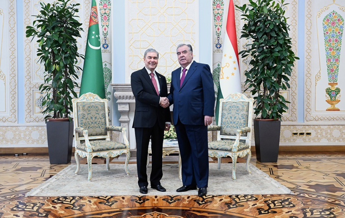 Герой-Аркадаг Гурбангулы Бердымухамедов провел переговоры с президентом Таджикистана